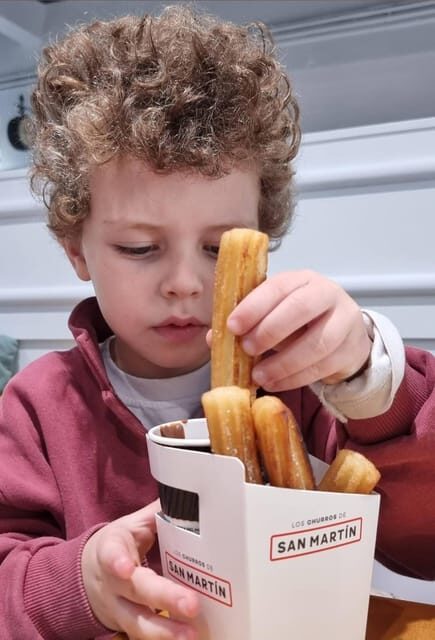 Barcelona: Experience the Best Churros with Hot Chocolate - Key Points