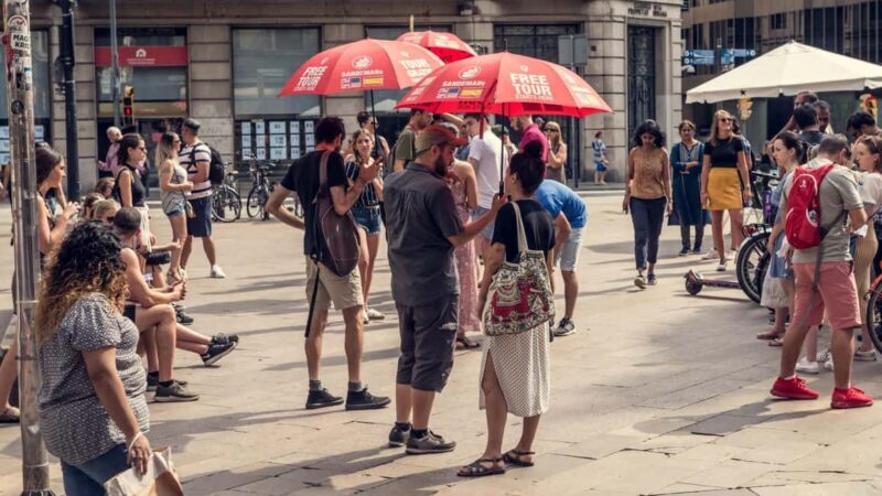 Barcelona: Experience the City's Heart on a Walking Tour - A Walk Through Barcelona’s Historic Streets