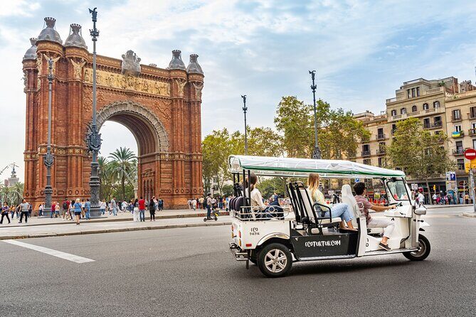Barcelona Expert Tour in Eco Tuk Tuk Private - The Sum Up