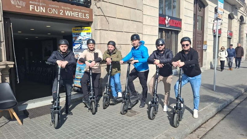 Barcelona: explore the city center and the beach on an electric scooter and e-bike - Key Points