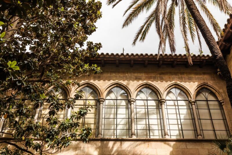 Barcelona: Explore the Gothic Quarter with a Local - Key Points