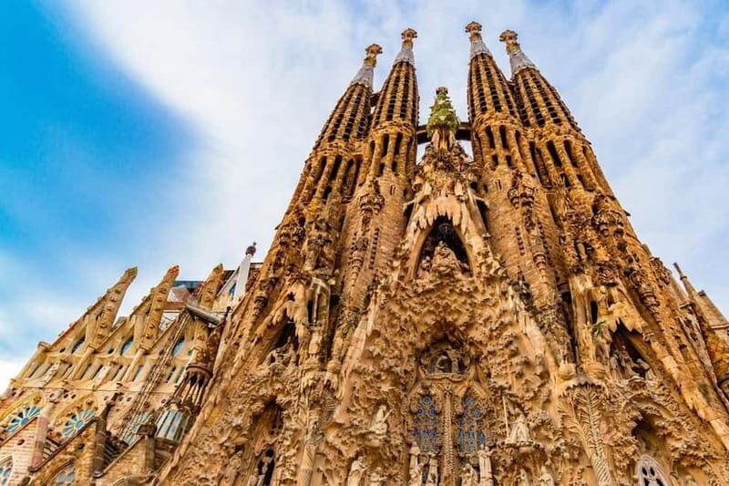 Barcelona: Family Friendly Tour of Sagrada Familia - Key Points