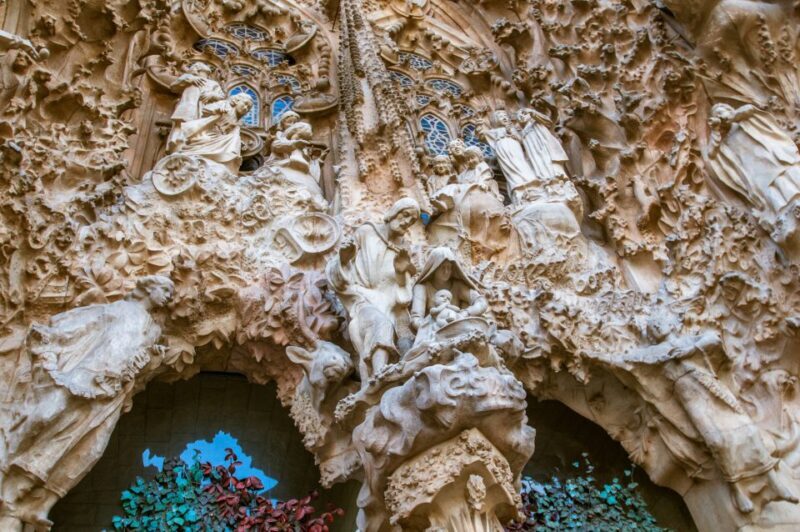 Barcelona: Fast-Track Sagrada Familia and Towers Guided Tour - The Sum Up