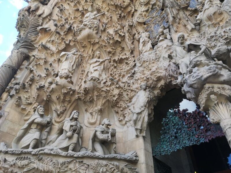 Barcelona: Foodie Walking Tour with Sagrada Familia Tickets - FAQs