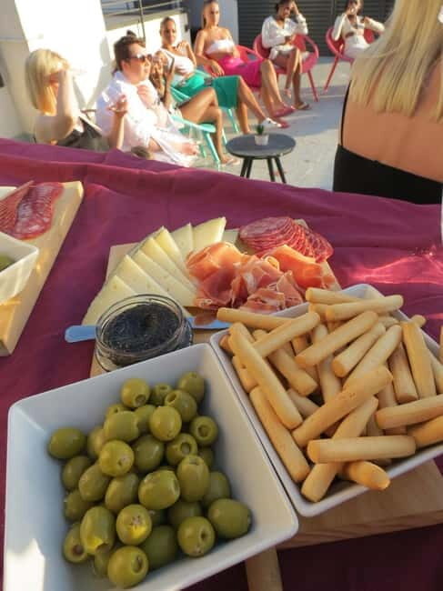 Barcelona: Fun & Unpretentious Rooftop Wine Tasting - Accessibility and Practical Details