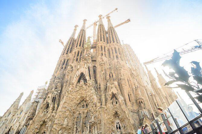 Barcelona Gaudi and Sagrada Familia Tour - The Itinerary in Detail