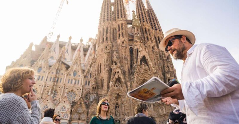 barcelona: Gaudi Highlights eBike tour - Introduction to the Gaudí Highlights eBike Tour