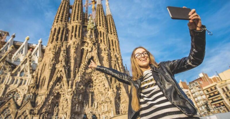 Barcelona: Gaudi Private City Tour with Sagrada Familia - An In-Depth Look at the Gaudí Private City Tour