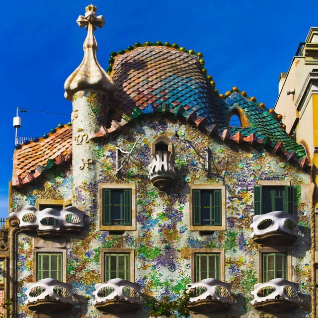 Barcelona: Gaudi Private City Tour with Sagrada Familia - Authentic Insights from Reviewers
