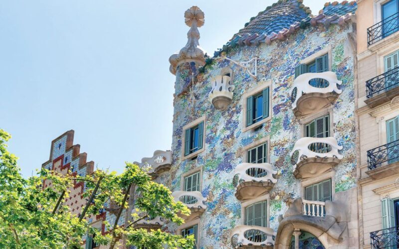 Barcelona: Gaudí Sightseeing Guided Segway Tour - An In-Depth Look at the Tour Itinerary