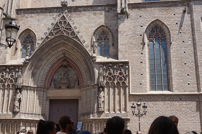 Barcelona: Gothic Paths, Tapas & Sagrada Familia Private Tour - Why This Tour Works Well
