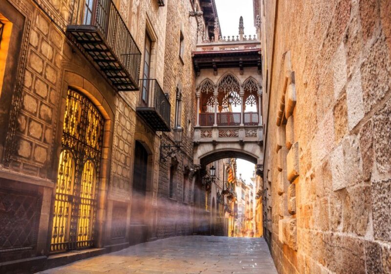Barcelona Gothic Quarter Private Walking Tour - In-Depth Review of the Barcelona Gothic Quarter Private Walking Tour