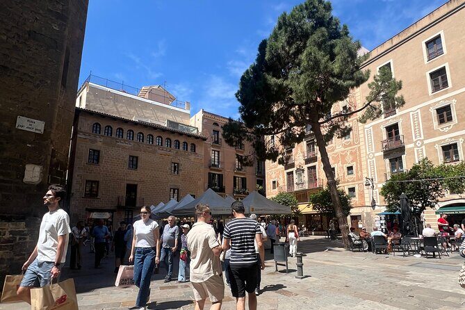 Barcelona: Guided City Tour by Local Transport - Final Thoughts: Who Is This Tour Best For?