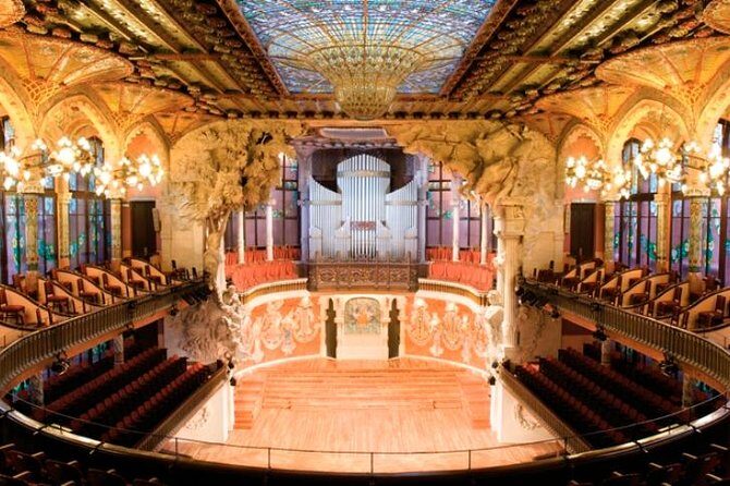 Barcelona Guitar Trio & Dance at the Palau de la Musica - The Experience: From Arrival to Curtain Call