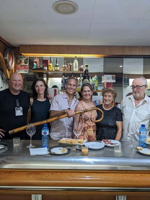 Barcelona: Hidden Bars and Authentic Tapas Journey - Exploring the Itinerary: A Deep Dive