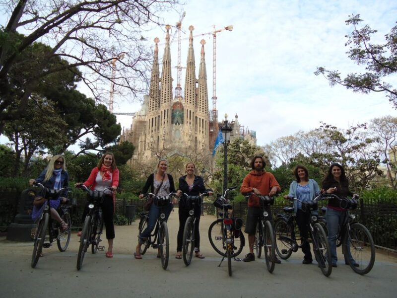Barcelona Highlights Bike Tour: Cycle along the beach! - An In-Depth Look at This Barcelona Bike Tour