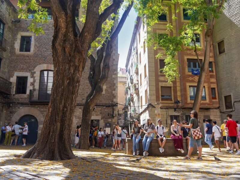 Barcelona Highlights City Tour and Montserrat Excursion - Key Points