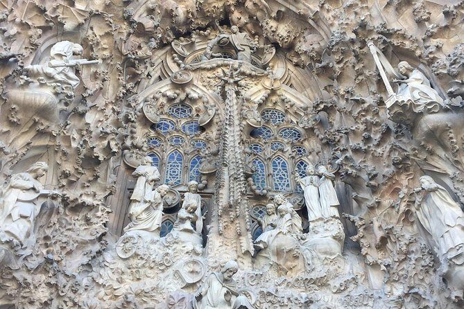 Barcelona: Highlights of Sagrada Familia Max 6 People Guided Tour - The Sum Up