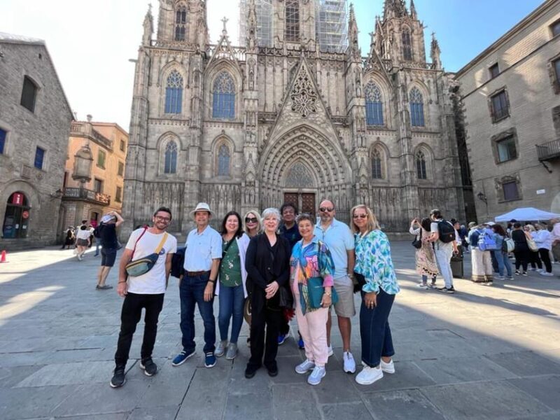 Barcelona Highlights Small Group Half-Day Tour with Pickup - Key Points