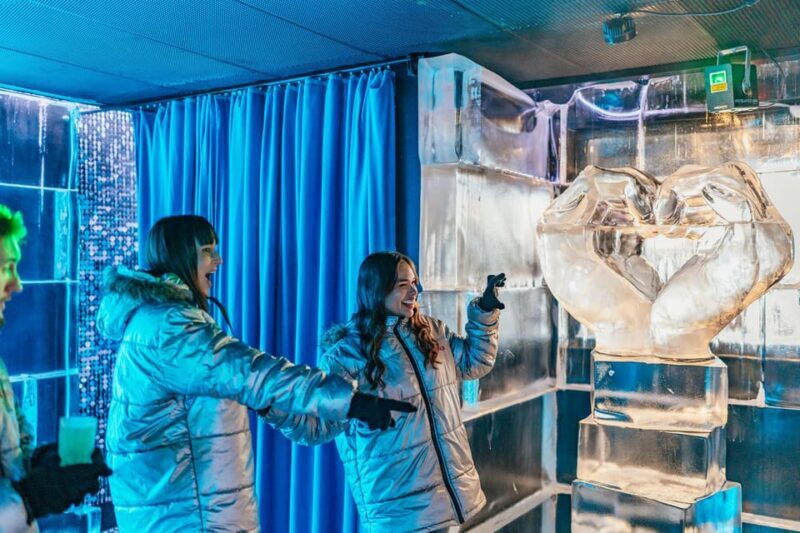 Barcelona: Ice Bar Experience Entry Ticket with 1 Drink - Key Points