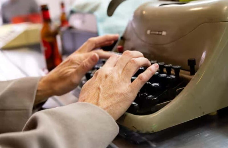 Barcelona: Letter Writing Experience on Vintage Typewriters - Who Will Love This Experience?