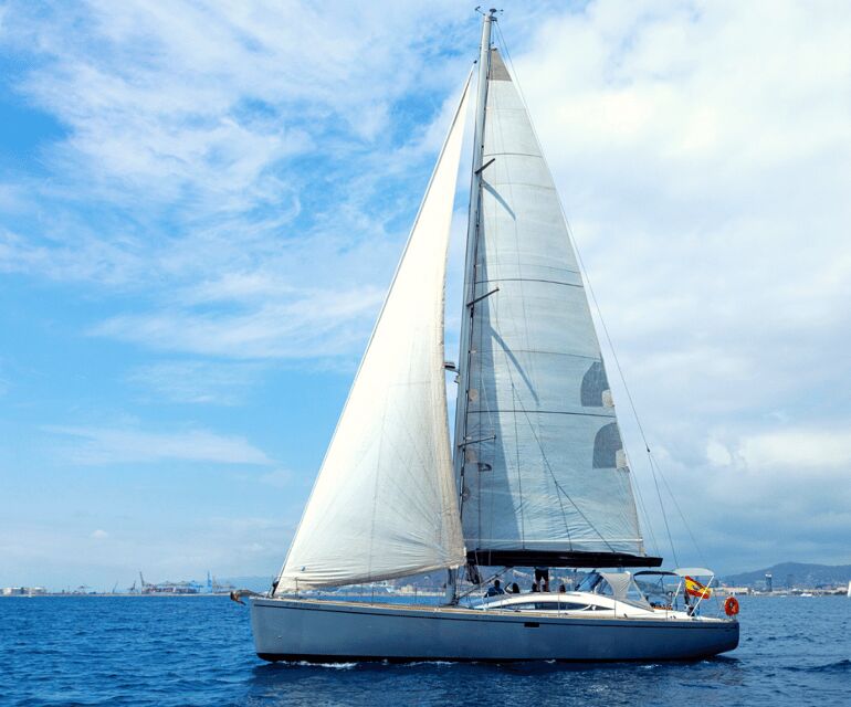 Barcelona: Luxury Yacht Private Sailing Tour - Key Points