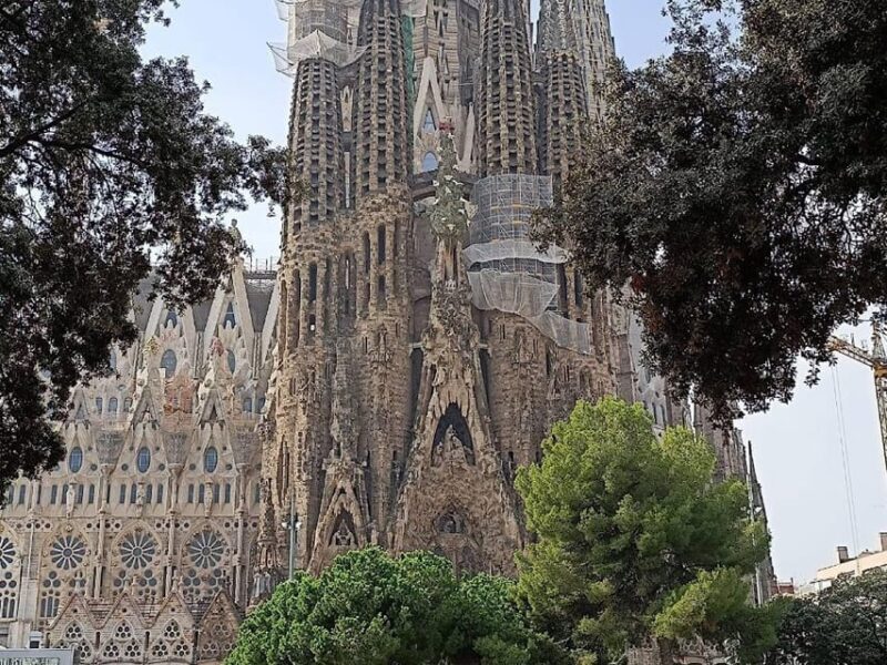Barcelona: Mysteries and Legends Night Tour - Key Points