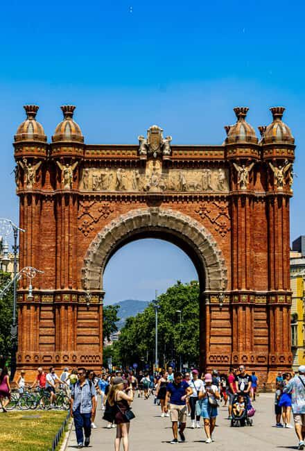 Barcelona: Night Lights & Tapas Tour by Car - Discovering Barcelona by Night: An Honest Look at the Night Lights & Tapas Tour by Car