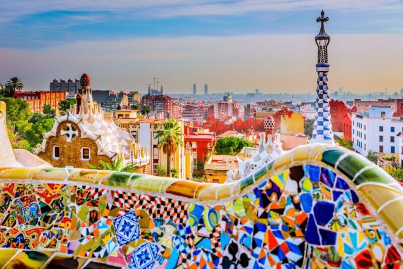 Barcelona Old Town and Top Attractions Private Car Tour - The Experience in Detail