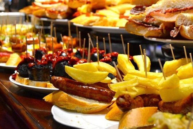 Barcelona Old Town Night Small Group Tour with Tapas & Flamenco - Practical Aspects and What You Should Know