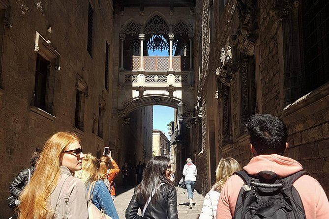 Barcelona Old Town Night Small Group Tour with Tapas & Flamenco - The Verdict: Who Should Book This Experience?