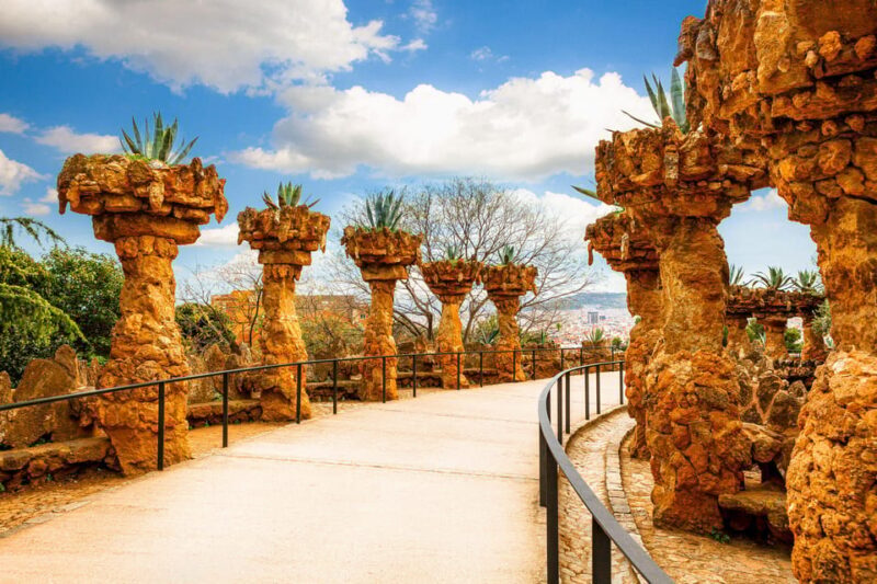Barcelona: Park Güell Guided Tour with Fast-Track Ticket - Key Points