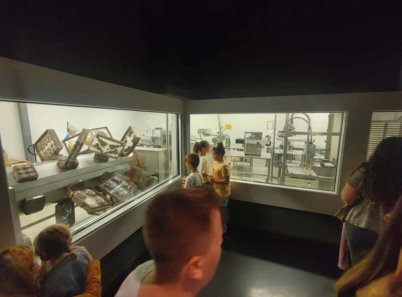 Barcelona-Penedès: Chocolate Experience at Espai Xocolata Simón Coll - Why This Tour Works for Different Travelers