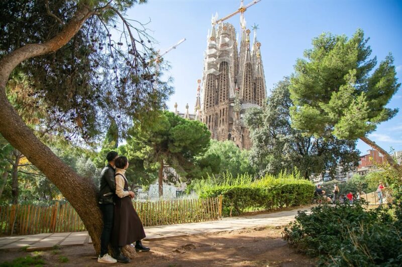 Barcelona: Photographic Madness at the Sagrada Familia - Authentic Insights from Past Travelers