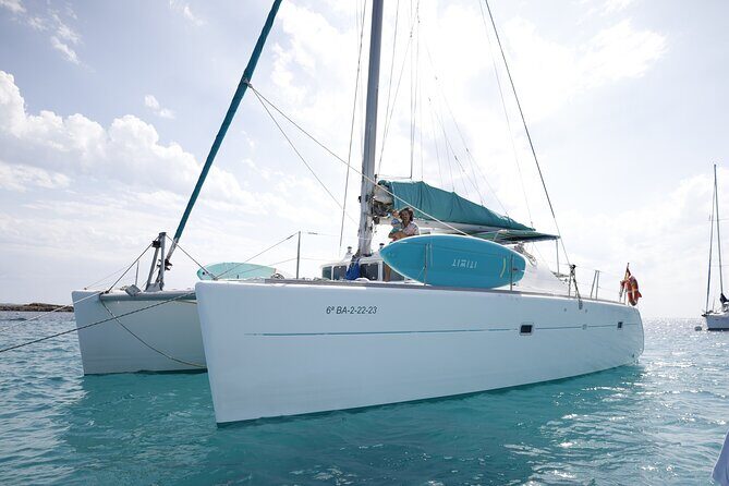 Barcelona Private Catamaran, Snacks and Cava, Sunset Option - Discover the charm of Barcelona from the water with this private catamaran tour, combining scenic views, delicious Spanish treats, and a relaxing atmosphere.