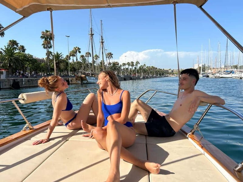 Barcelona: Private Classic Yacht Tour with Drinks - Why Choose This Yacht Tour?