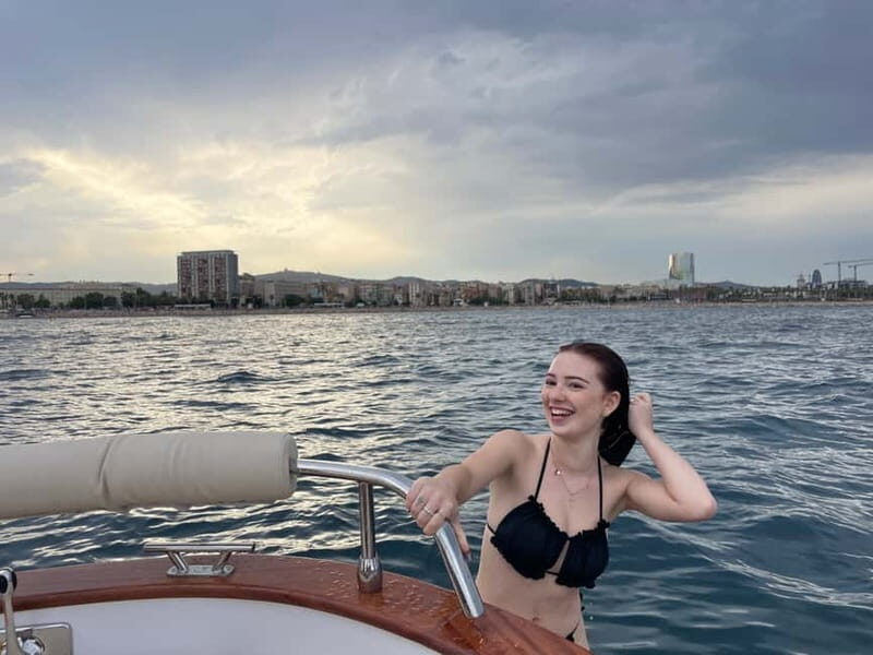 Barcelona: Private Classic Yacht Tour with Drinks - What the Reviews Say