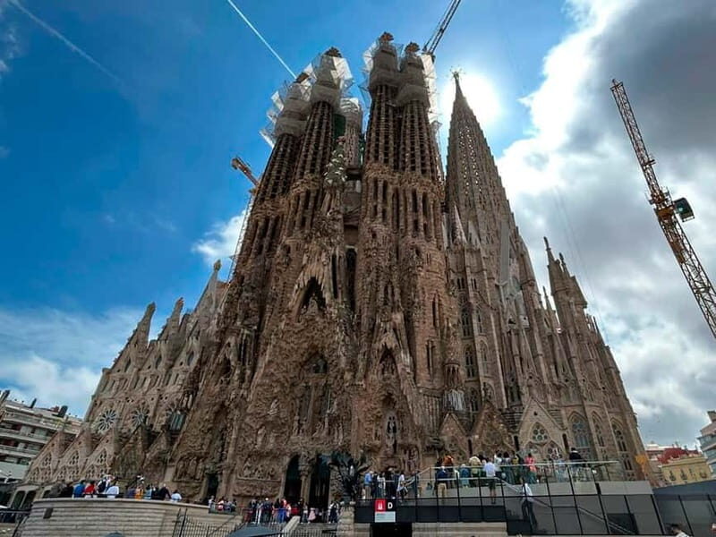 Barcelona: Private DAY TRIP Personalized City Tour - Key Points