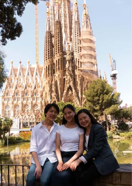 Barcelona - Private Family Photoshoot at Sagrada Familia - An In-Depth Look at the Experience