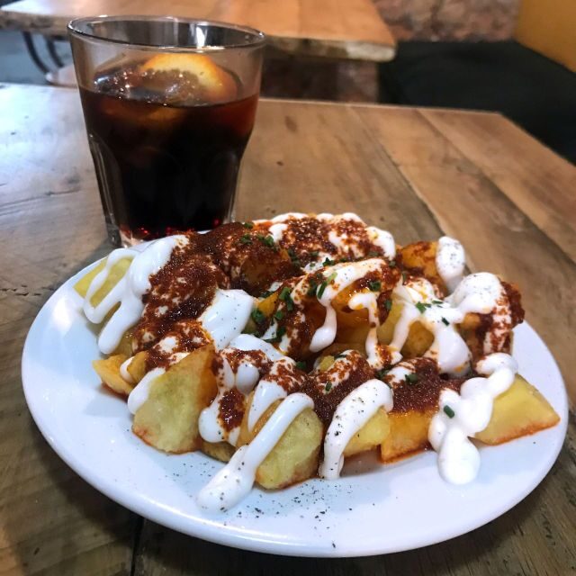 Barcelona: Private Guided Vermut Tour with Tapas and Drinks - Who Should Sign Up?