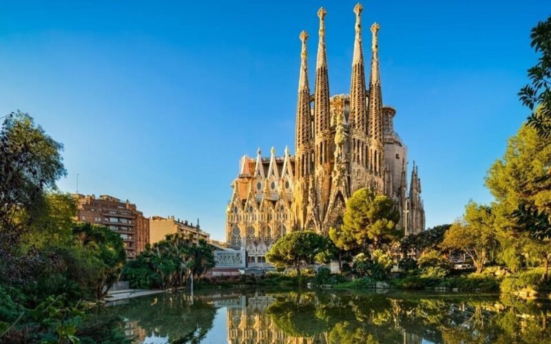 Barcelona: Private Half-Day Sightseeing Tour with a Local - An In-Depth Look at the Tour Experience