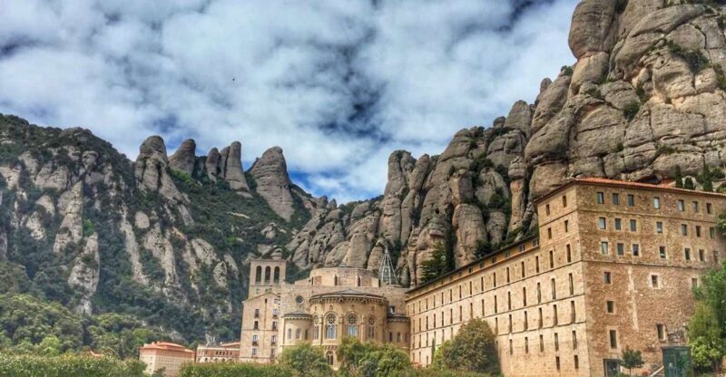 Barcelona: Private Montserrat Tour with Entry Tickets - Why This Tour Stands Out
