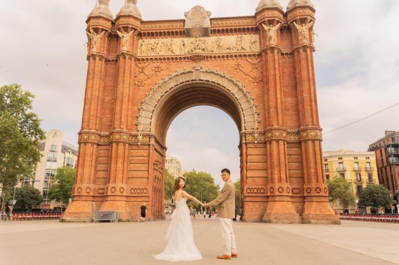 Barcelona: Private Photoshoot at Arc de Triomf - Practical Tips for Travelers