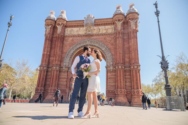 Barcelona: Private Photoshoot at Arc de Triomf - The Sum Up