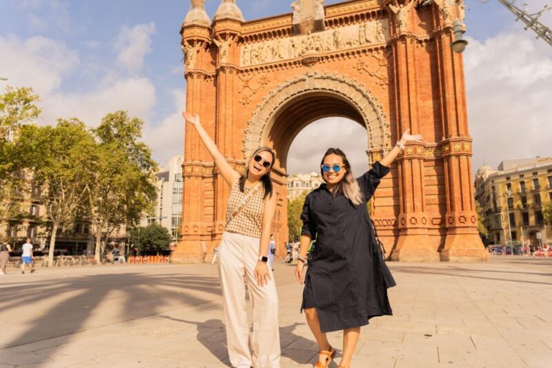 Barcelona: Private Photoshoot at Arc de Triomf - FAQ
