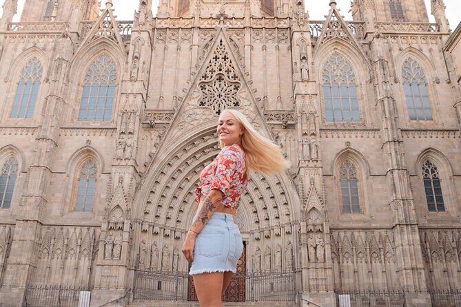Barcelona Private Photoshoot at Cathedral & Kiss Wall - FAQ
