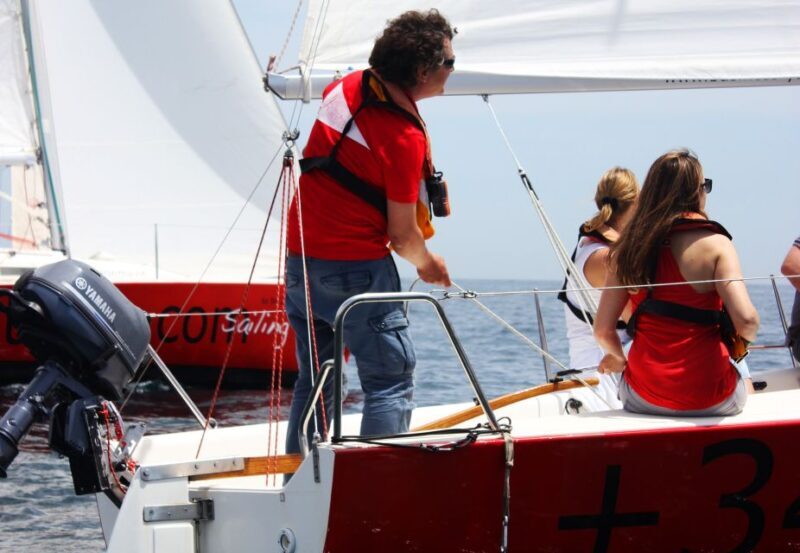 Barcelona: Private Sailing Trip with a Bottle of Cava - Comfort and Group Size