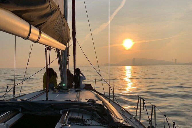 Barcelona Private Sunset Sailing with Drinks - Exploring the Itinerary in Detail
