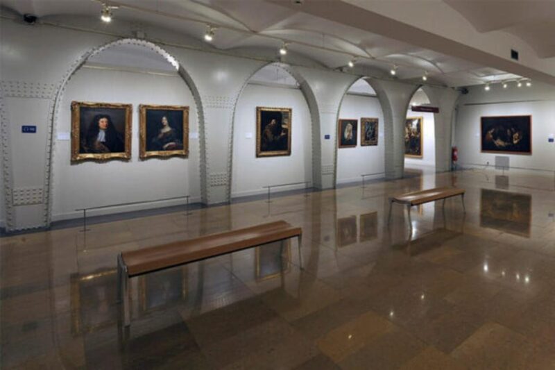 Barcelona: Private Tour Montserrat and Poblet Monasteries - Details that Make This Tour Stand Out