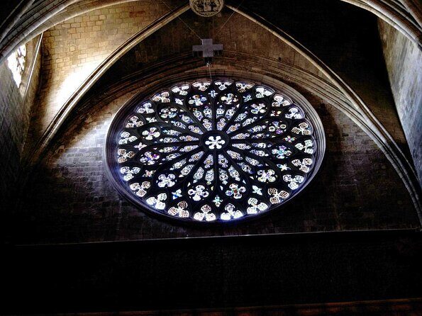 Barcelona Pub Crawl and Walking Tour with Drinks - Introduction